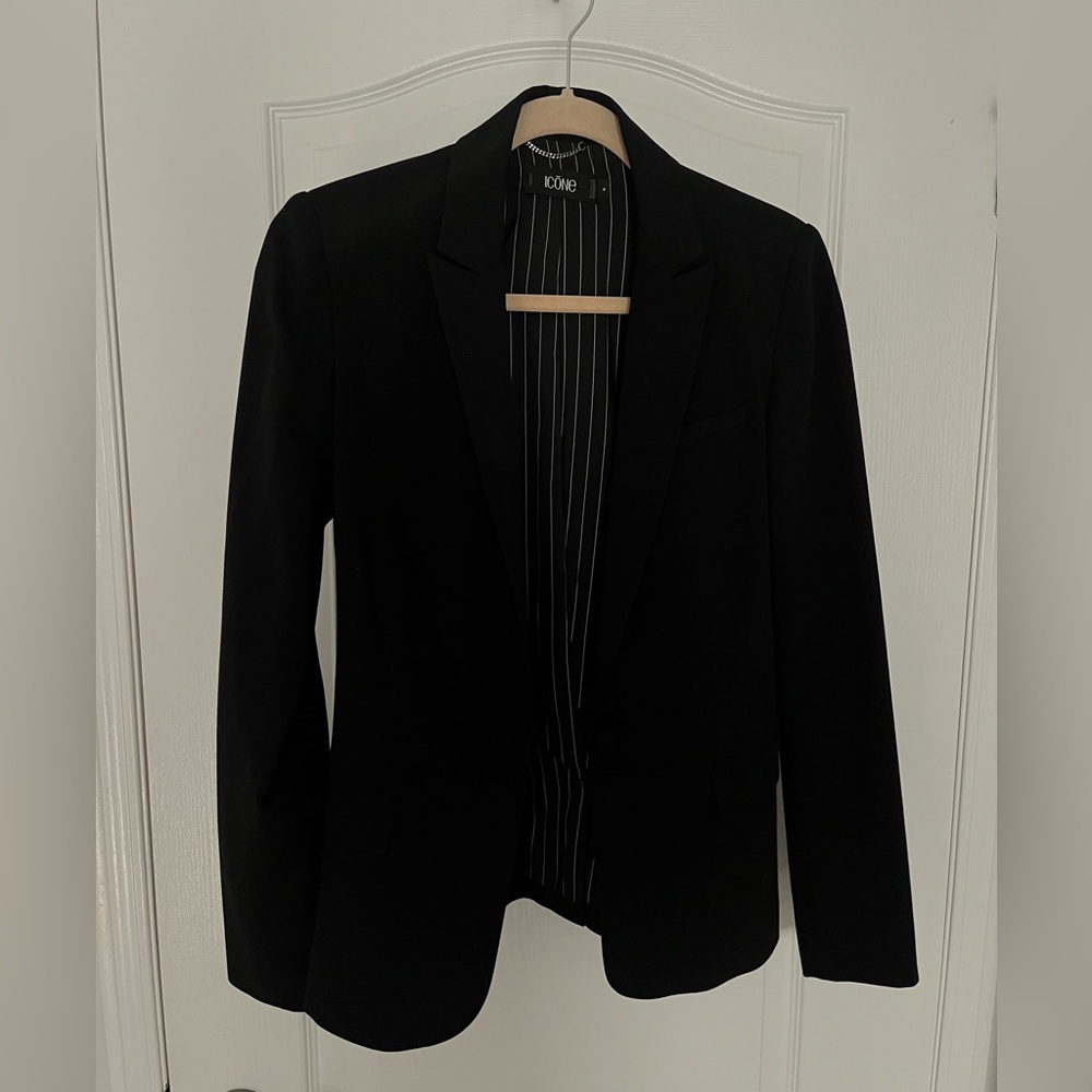 ICONE Simons Black Blazer with Pinstripe Lining